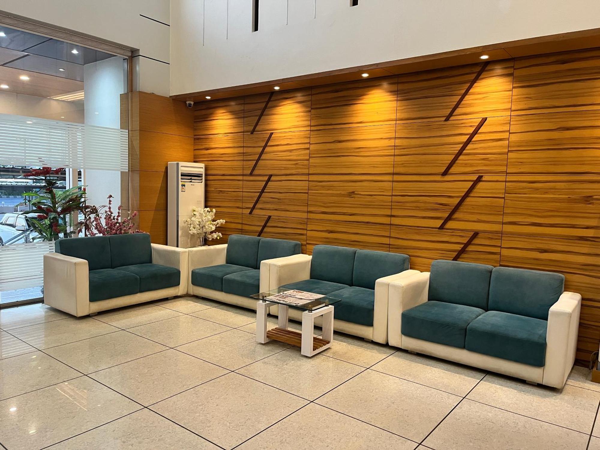 Hotel Grand Darshan فَدودارا المظهر الخارجي الصورة