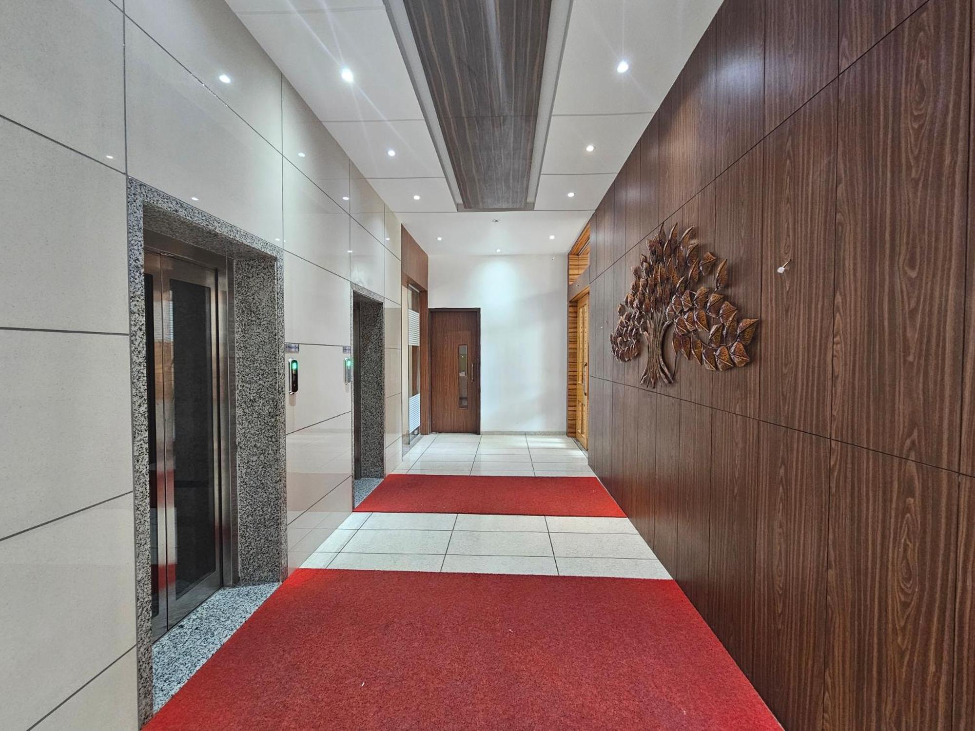 Hotel Grand Darshan فَدودارا المظهر الخارجي الصورة