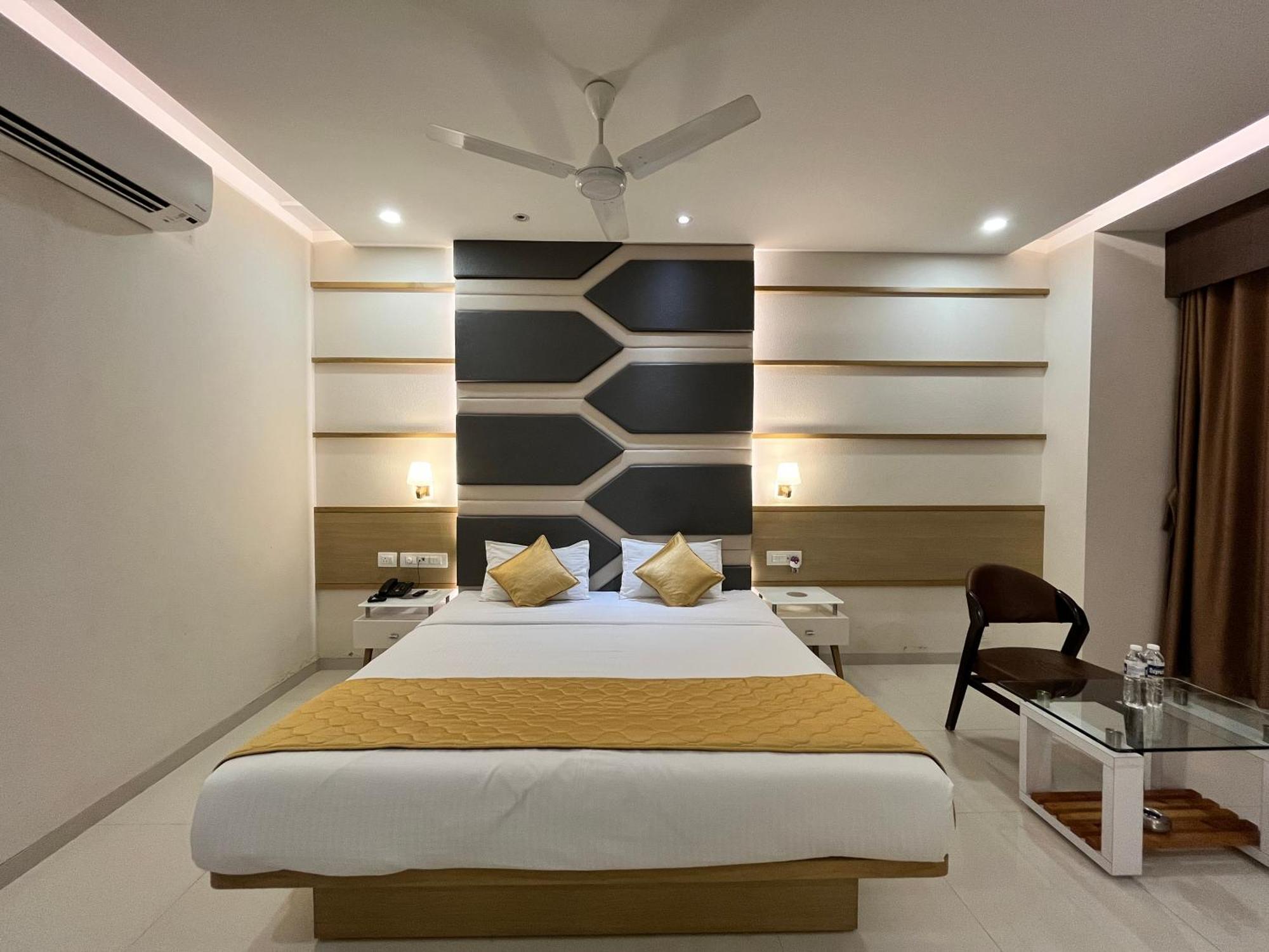 Hotel Grand Darshan فَدودارا المظهر الخارجي الصورة