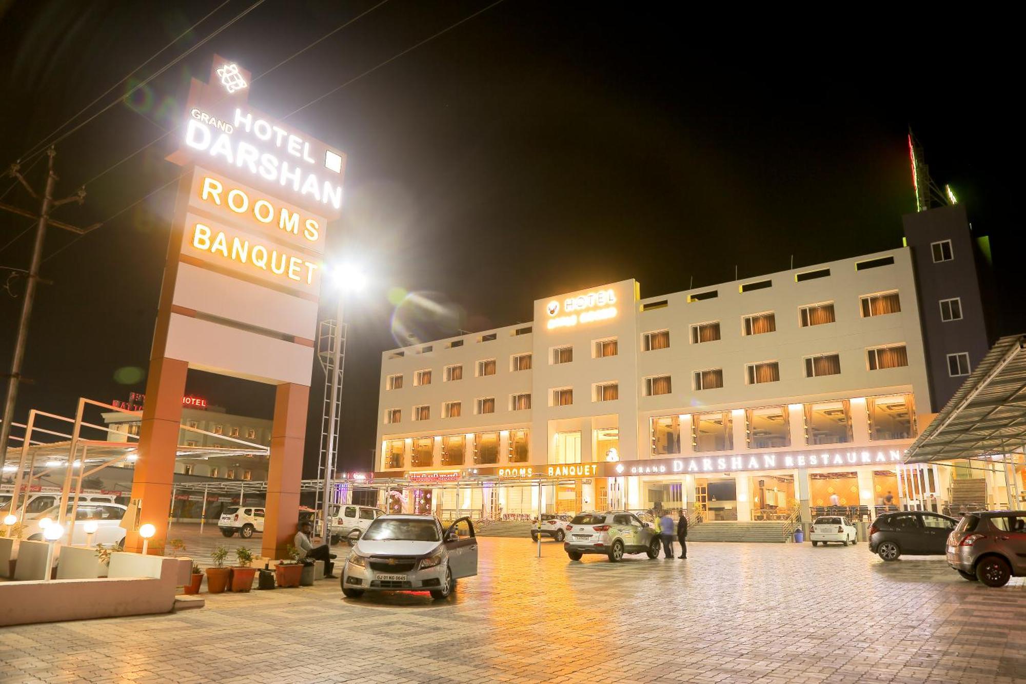 Hotel Grand Darshan فَدودارا المظهر الخارجي الصورة