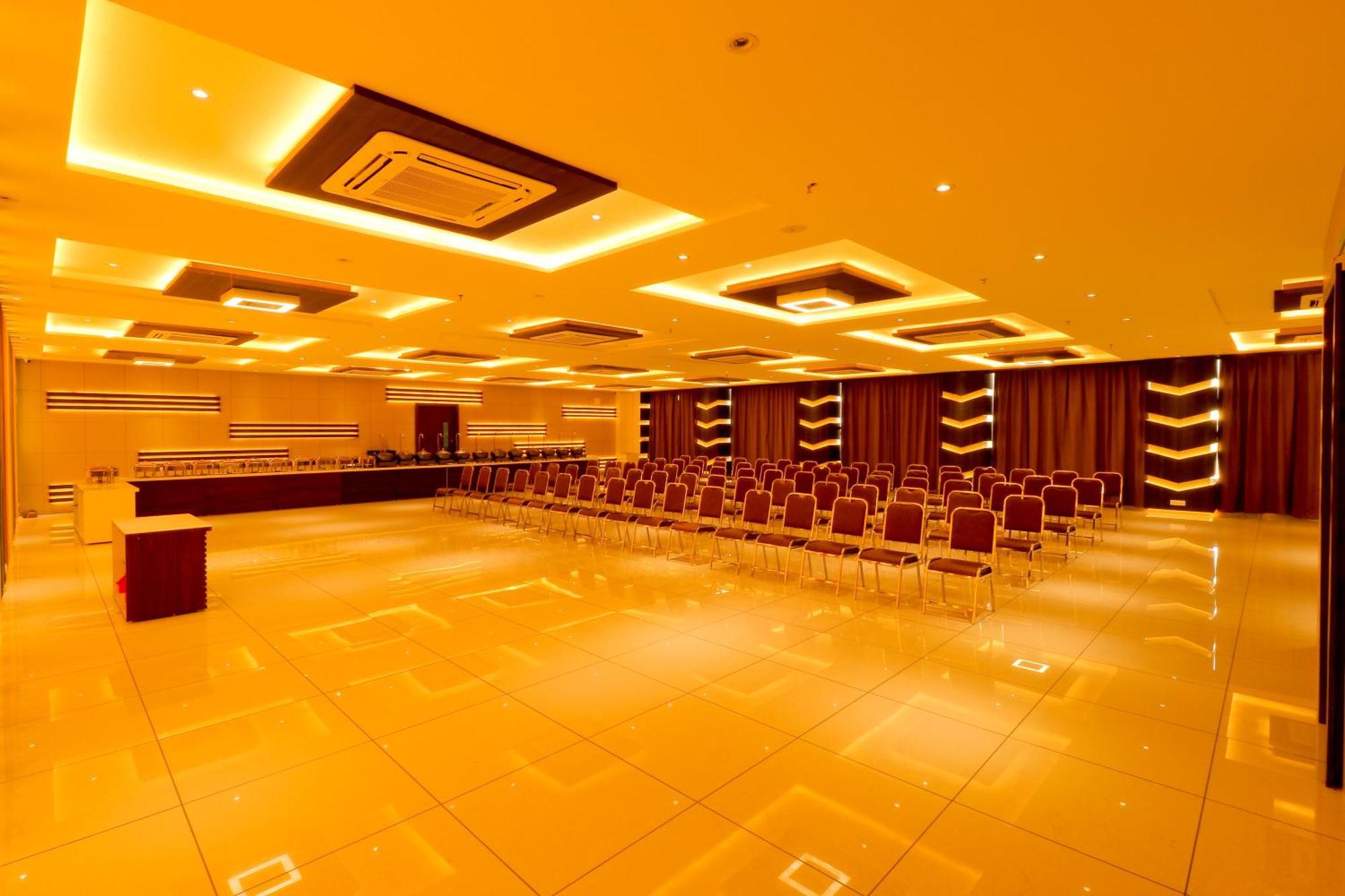Hotel Grand Darshan فَدودارا المظهر الخارجي الصورة